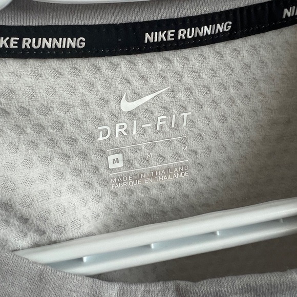 Nike running long sleeve crewneck - Picture 6 of 6